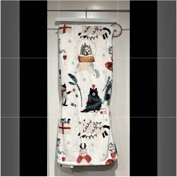 Viral CATS & CHRISTMAS FUN THROW BLANKET - Picture 1 of 7